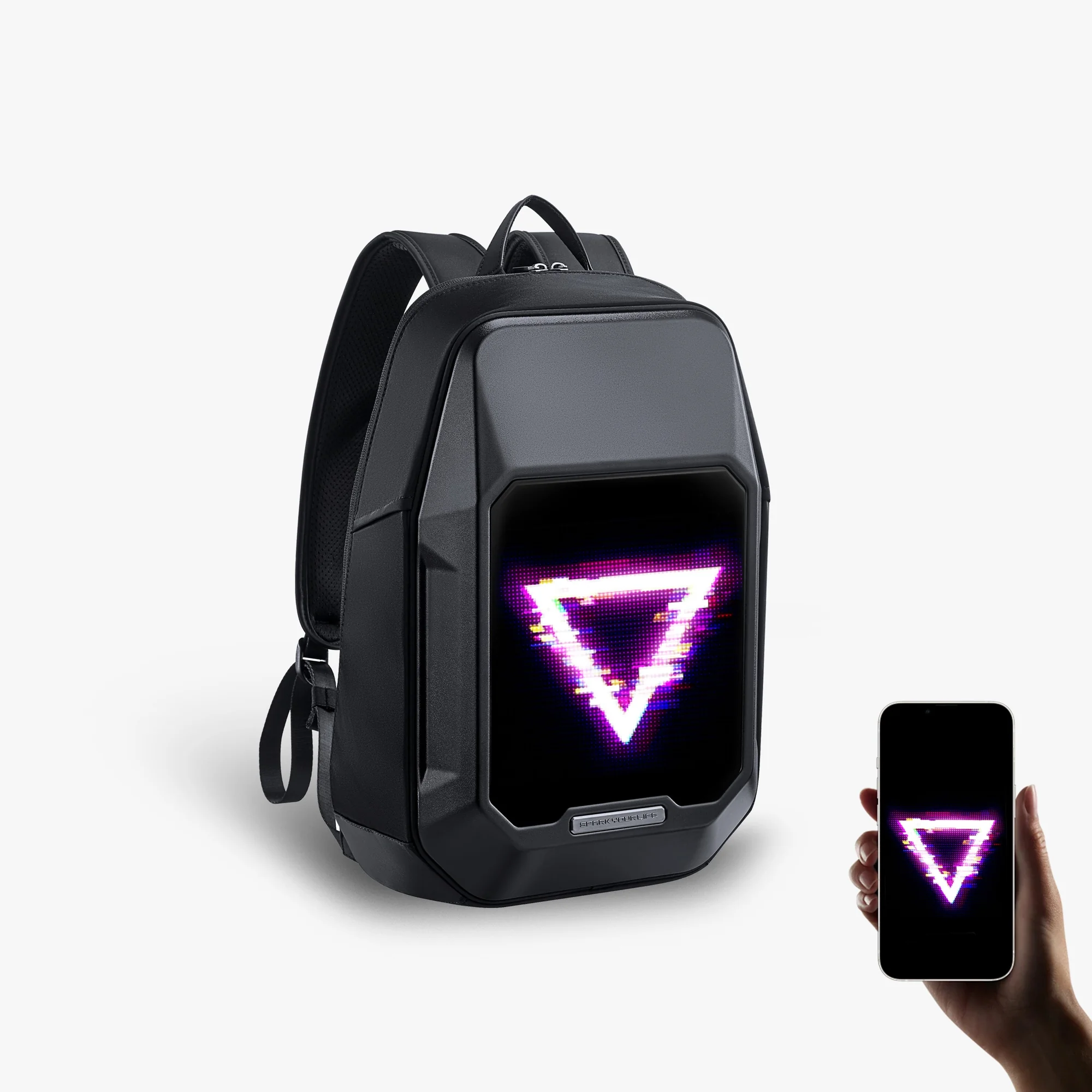 Divoom Cyberbag, чёрный рюкзак с жёстким корпусом и LED-экраном 64×64, рядом смартфон с тем же рисунком