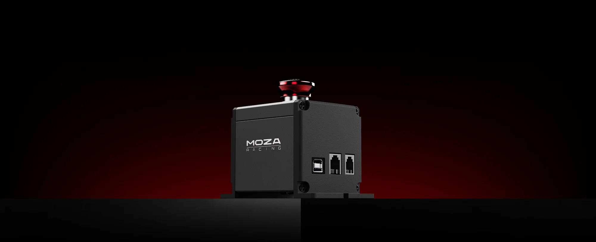 MOZA E-Stop Switch на тёмной сцене с красной подсветкой — аварийная кнопка рядом с симулятором