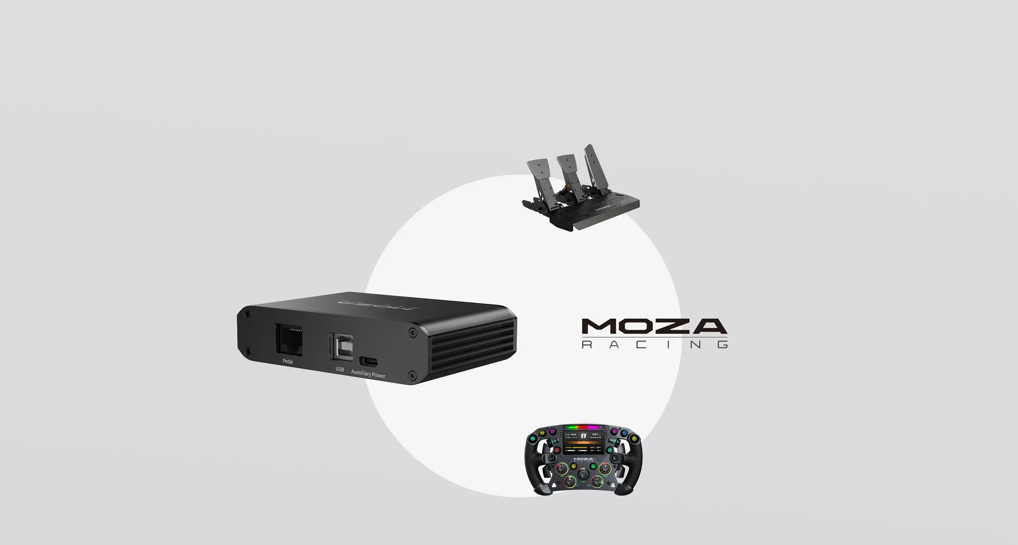 Официальный кадр MOZA: хаб Universal Hub, а рядом руль и педали MOZA как пример — в комплект они не входят