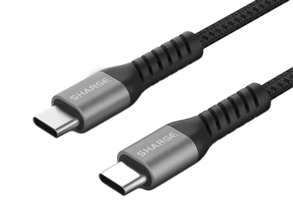 Крупный план двух разъёмов USB-C кабеля SHARGE с рифлёными переходами и плетёной оплёткой