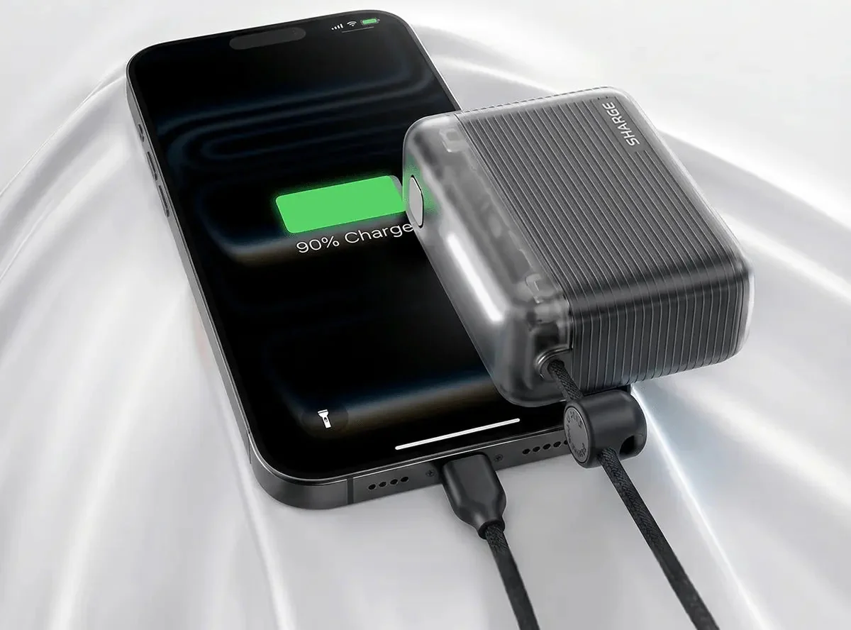 Flow Go заряжает iPhone встроенным кабелем USB-C на мощности до 22,5 Вт