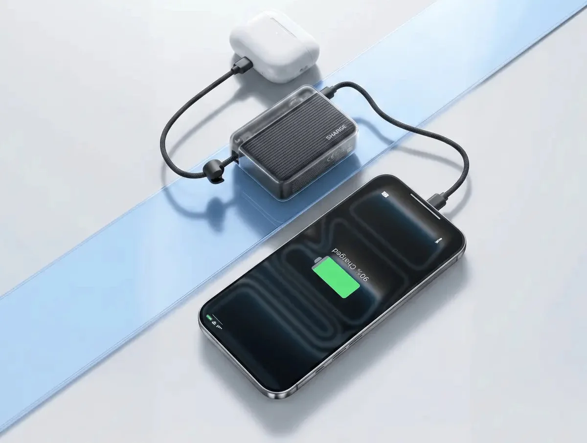 Flow Go заряжает телефон и наушники одновременно: встроенный кабель и порт USB-C